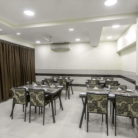 Oyo 16703 Hotel The Platinum Calcutta Exterior foto