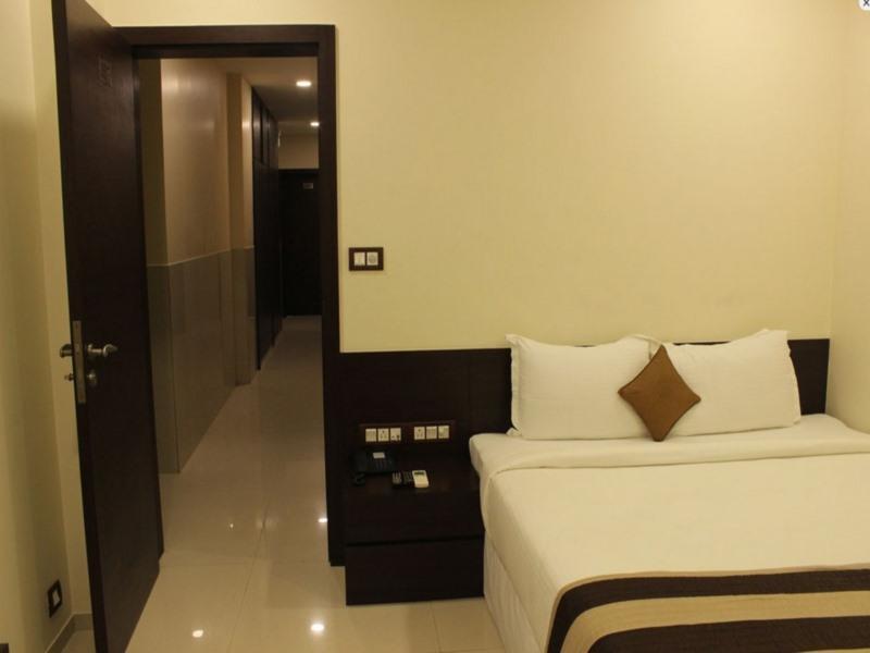 Oyo 16703 Hotel The Platinum Calcutta Exterior foto
