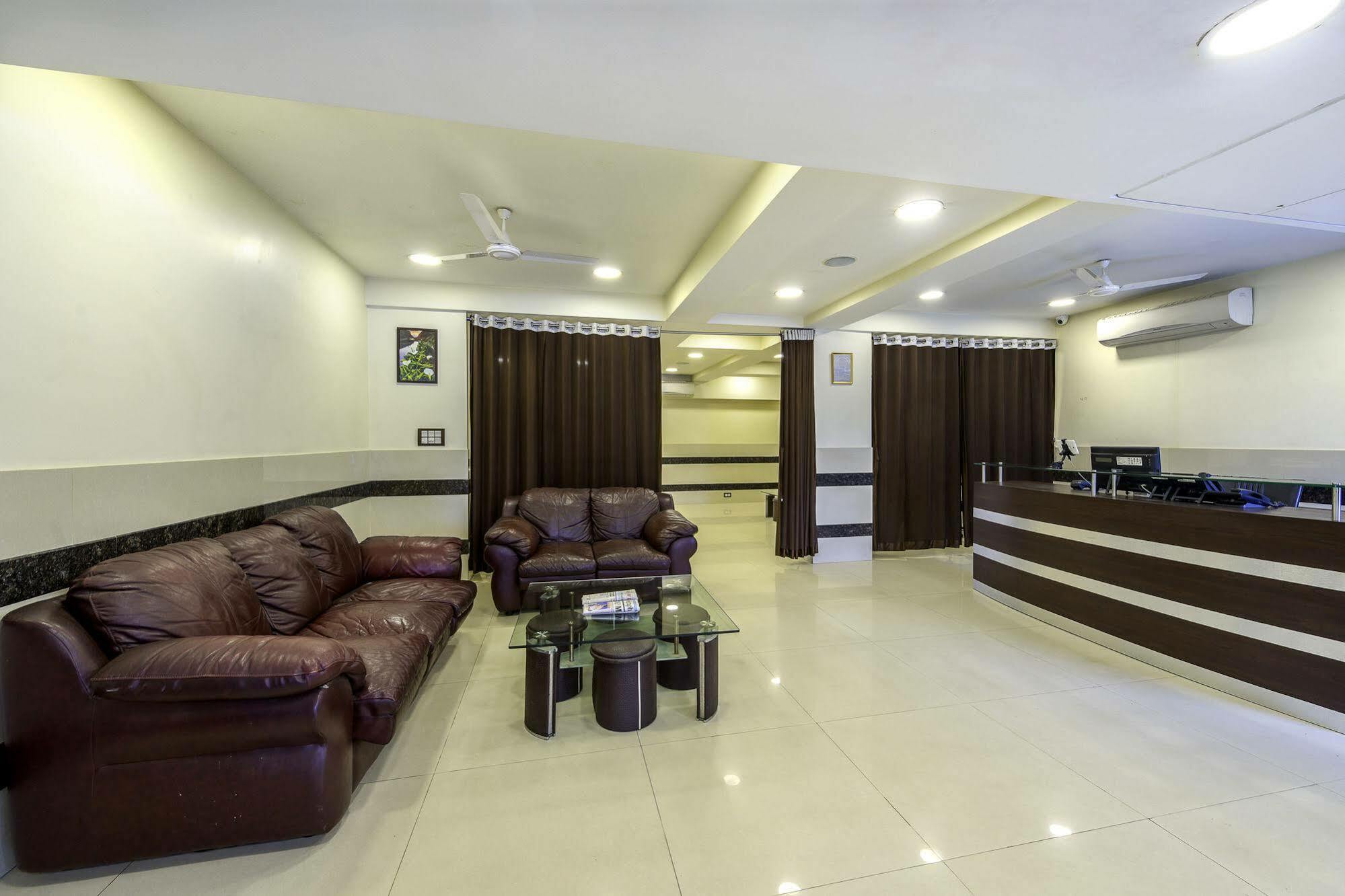 Oyo 16703 Hotel The Platinum Calcutta Exterior foto