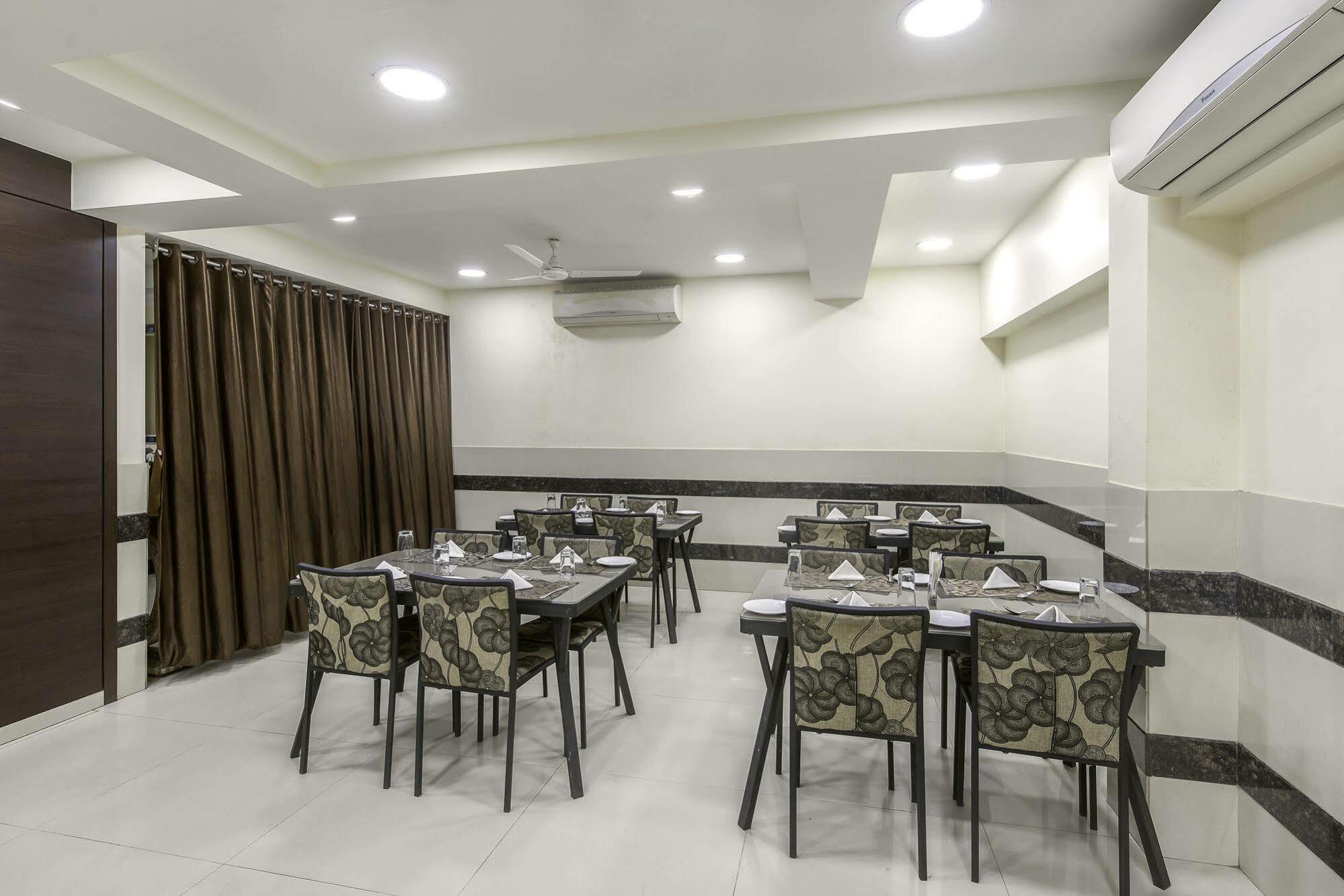 Oyo 16703 Hotel The Platinum Calcutta Exterior foto