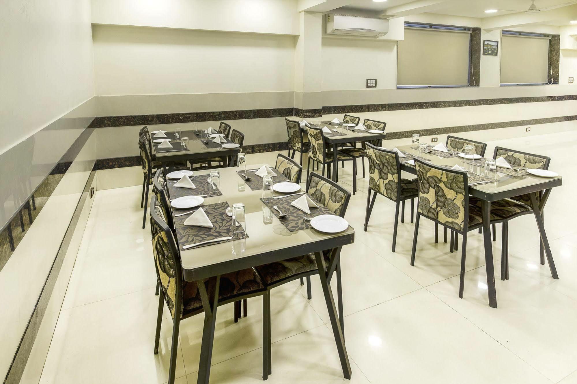 Oyo 16703 Hotel The Platinum Calcutta Exterior foto