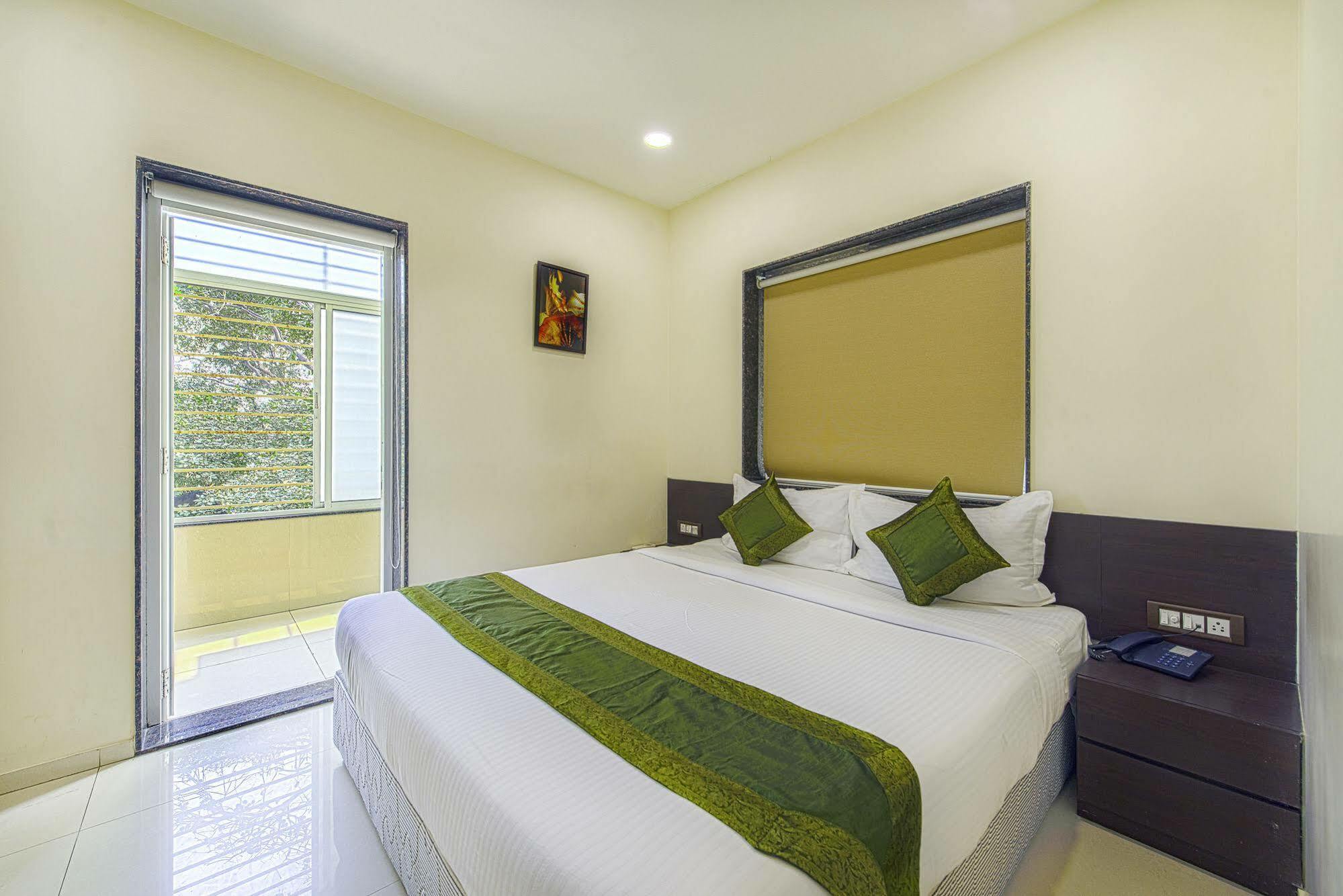 Oyo 16703 Hotel The Platinum Calcutta Exterior foto