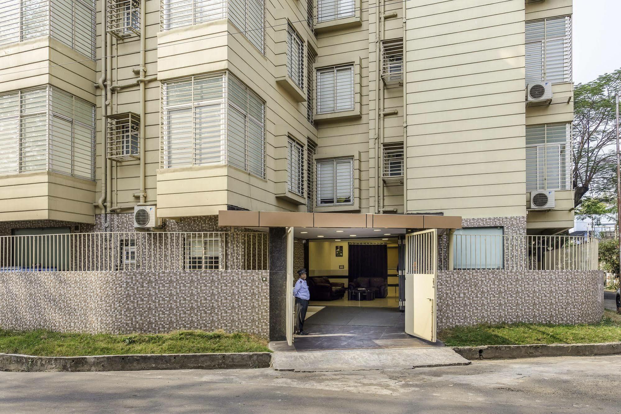 Oyo 16703 Hotel The Platinum Calcutta Exterior foto
