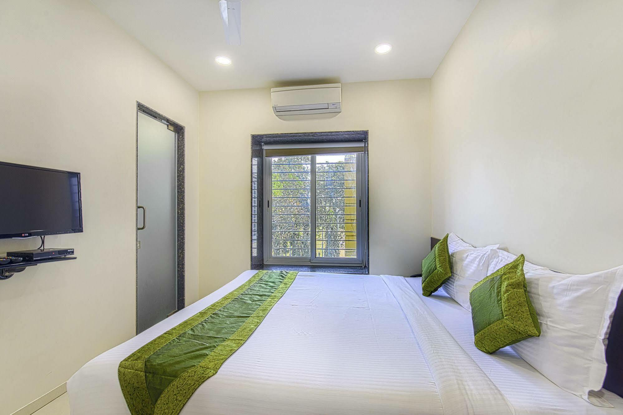 Oyo 16703 Hotel The Platinum Calcutta Exterior foto