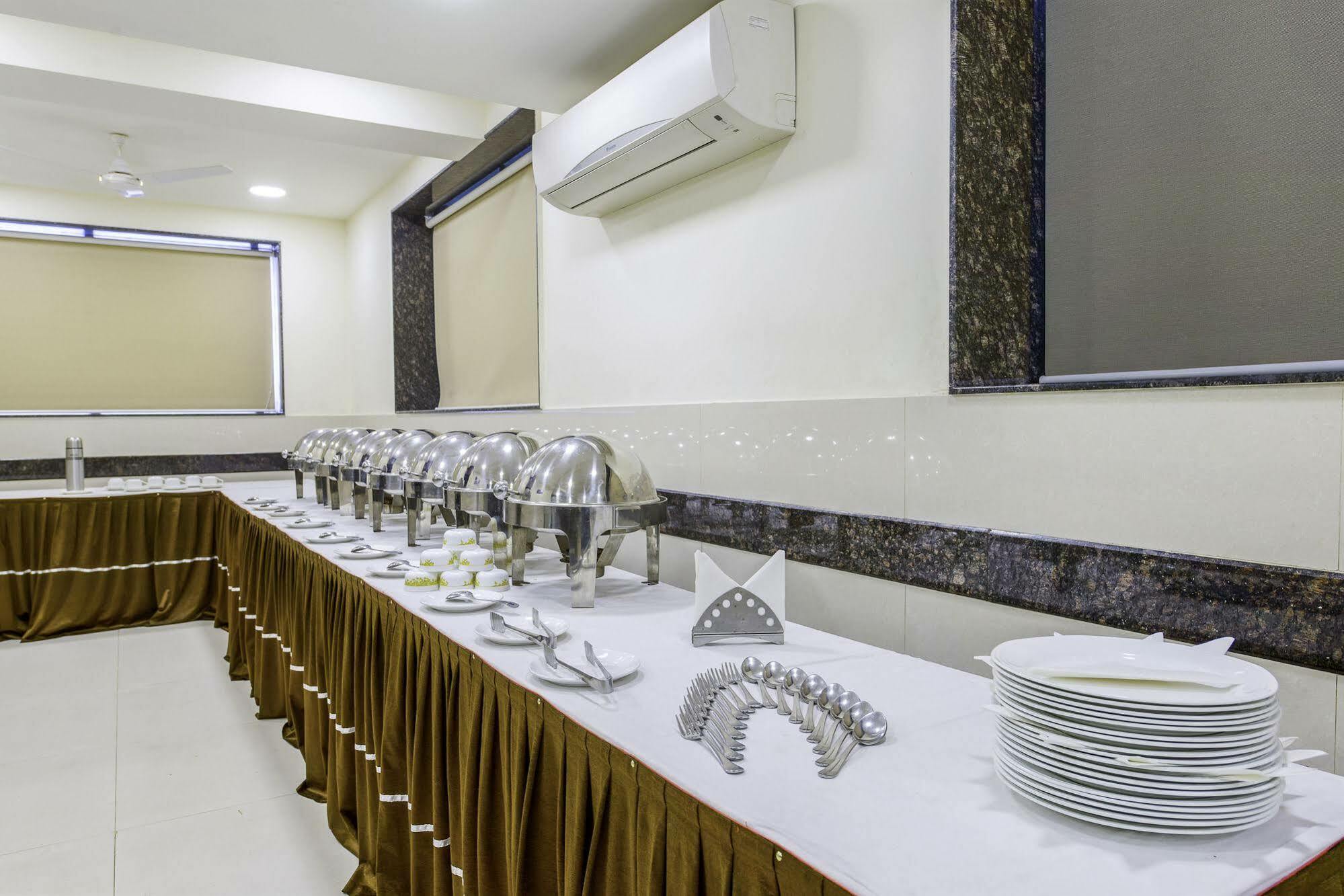 Oyo 16703 Hotel The Platinum Calcutta Exterior foto
